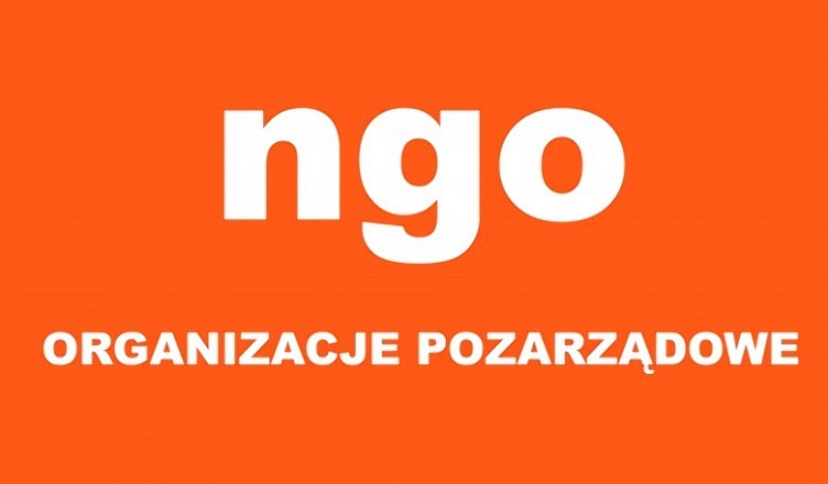 Zdjęcie: Umowy z organizacjami pozarządowymi na rok 2024 podpisane!